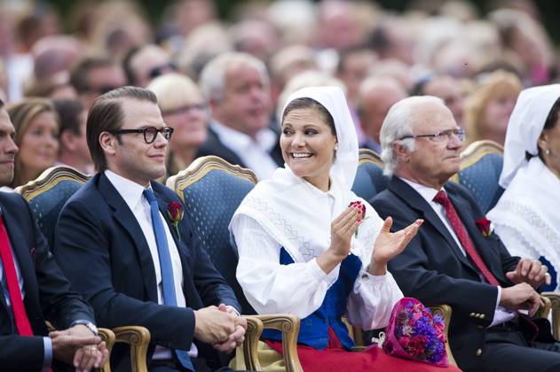 EXPRESSEN OUT