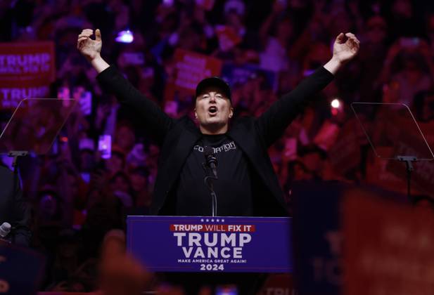 Bilder des Jahres 2024, News 10 Oktober News Themen der Woche KW43 CEO of Tesla Motors Elon Musk speaks before Republican Nominee and former President of the United States Donald J. Trump speaks at a rally at Madison Square Garden in New York City on Sunday, October 27, 2024.  NYP20241027154 JohnxAngelillo