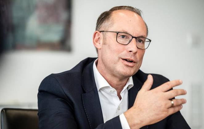 Turck GmbH 2. Mülheimer Wirtschaftspreis ** NUR FÜR REDAKTIONELLE ZWECKE ** EDITORIAL USE ONLY **<p>Dipl.-Wirt.-Ing. Christian Wolf, Geschäftsführer der Turck GmbH, spricht am Dienstag, 29.10.2024, am Stammsitz seines weltweit tätigen Unternehmens in Mülheim an der Ruhr über Firmenphilosophie und die Wertschätzung der Angestellten. Das Unternehmen ist für den 2. Mülheimer Wirtschaftspreis nominiert. Deutschland NRW Mülheim Copyright: MartinxMöller