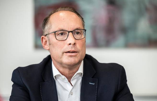 Turck GmbH 2. Mülheimer Wirtschaftspreis ** NUR FÜR REDAKTIONELLE ZWECKE ** EDITORIAL USE ONLY **<p>Dipl.-Wirt.-Ing. Christian Wolf, Geschäftsführer der Turck GmbH, spricht am Dienstag, 29.10.2024, am Stammsitz seines weltweit tätigen Unternehmens in Mülheim an der Ruhr über Firmenphilosophie und die Wertschätzung der Angestellten. Das Unternehmen ist für den 2. Mülheimer Wirtschaftspreis nominiert. Deutschland NRW Mülheim Copyright: MartinxMöller