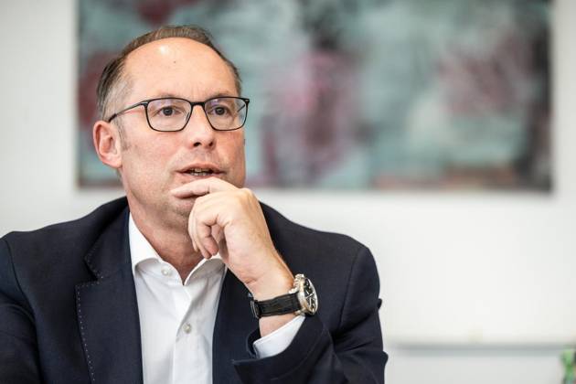 Turck GmbH 2. Mülheimer Wirtschaftspreis ** NUR FÜR REDAKTIONELLE ZWECKE ** EDITORIAL USE ONLY **<p>Dipl.-Wirt.-Ing. Christian Wolf, Geschäftsführer der Turck GmbH, spricht am Dienstag, 29.10.2024, am Stammsitz seines weltweit tätigen Unternehmens in Mülheim an der Ruhr über Firmenphilosophie und die Wertschätzung der Angestellten. Das Unternehmen ist für den 2. Mülheimer Wirtschaftspreis nominiert. Deutschland NRW Mülheim Copyright: MartinxMöller