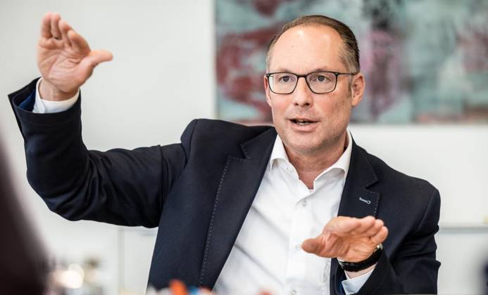 Turck GmbH 2. Mülheimer Wirtschaftspreis ** NUR FÜR REDAKTIONELLE ZWECKE ** EDITORIAL USE ONLY **<p>Dipl.-Wirt.-Ing. Christian Wolf, Geschäftsführer der Turck GmbH, spricht am Dienstag, 29.10.2024, am Stammsitz seines weltweit tätigen Unternehmens in Mülheim an der Ruhr über Firmenphilosophie und die Wertschätzung der Angestellten. Das Unternehmen ist für den 2. Mülheimer Wirtschaftspreis nominiert. Deutschland NRW Mülheim Copyright: MartinxMöller