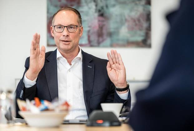 Turck GmbH 2. Mülheimer Wirtschaftspreis ** NUR FÜR REDAKTIONELLE ZWECKE ** EDITORIAL USE ONLY **<p>Dipl.-Wirt.-Ing. Christian Wolf, Geschäftsführer der Turck GmbH, spricht am Dienstag, 29.10.2024, am Stammsitz seines weltweit tätigen Unternehmens in Mülheim an der Ruhr über Firmenphilosophie und die Wertschätzung der Angestellten. Das Unternehmen ist für den 2. Mülheimer Wirtschaftspreis nominiert. Deutschland NRW Mülheim Copyright: MartinxMöller