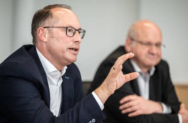 Turck GmbH 2. Mülheimer Wirtschaftspreis ** NUR FÜR REDAKTIONELLE ZWECKE ** EDITORIAL USE ONLY **<p>Dipl.-Wirt.-Ing. Christian Wolf, Geschäftsführer der Turck GmbH, spricht am Dienstag, 29.10.2024, am Stammsitz seines weltweit tätigen Unternehmens in Mülheim an der Ruhr über Firmenphilosophie und die Wertschätzung der Angestellten. Das Unternehmen ist für den 2. Mülheimer Wirtschaftspreis nominiert. Deutschland NRW Mülheim Copyright: MartinxMöller