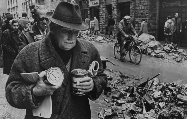 RECORD DATE NOT STATED As battle starts to save the treasures of Florence As battle starts to save the treasures of Florence, each family fights its own battle - against hunger and disease, during floods and mud slides. Date: 13.11.1966 (c) Times Retrocon Weather  Copyright: xNotxKnownx