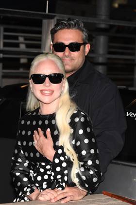 Lady Gaga and Michael Polansky arrive for The 81st Venice International Film Festival in Venice, Italy - 2 Sept 2024 Lady Gaga and Michael Polansky arrive at aereoport for the 81st Venice International Film Festival in Venice. Venice Italy Copyright: x xLuigixIoriox xSOPAxImagesx LIORIO_VENICE LGAGA_98863