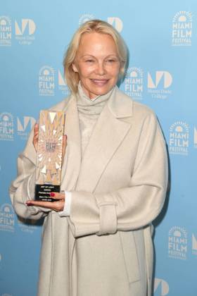 Bilder des Jahres 2024, Entertainment 11 November Entertainment Themen der Woche KW44 Entertainment Bilder des Tages MIAMI BEACH, FL - NOVEMBER 03: Pamela Anderson attends the screening for The Last Show Girl during The Miami Film Festival GEMS at The Regal Cinema on November 3, 2024 in Miami Beach, Florida. Copyright: xmpi04x xMediaPunchx