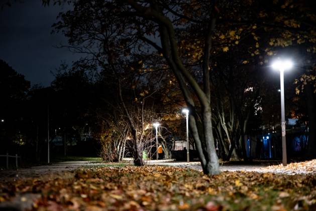 Der Görlitzer Park spät abends in Berlin am 30. Oktober 2024. Görlitzer Park