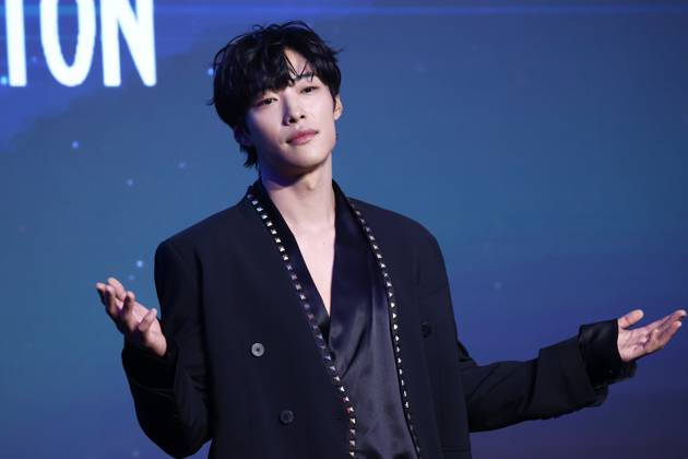 S. Korean actor Woo Do-hwan S. Korean actor Woo Do-hwan South Korean actor Woo Do-hwan, who stars in Mr. Plankton, an original series by Netflix, poses for a photo during a publicity event in Seoul on Nov. 4, 2024. The 10-episode series will be released worldwide on Nov. 8. (Yonhap) 2024-11-04 16:51:39 < 1980-2024 YONHAPNEWS AGENCY. .> ¼¿ïƯº°½Ã EDITORIAL USE ONLY Copyright: xx PYH2024110412650034400 YonhapxNewsx yonphotos235495