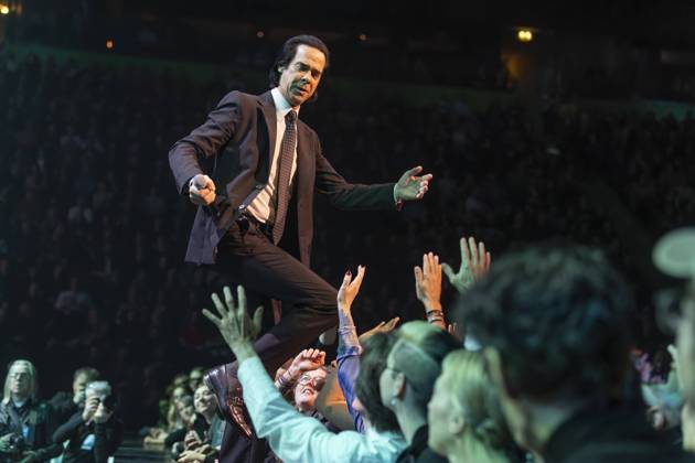 Bilder des Jahres 2024, Entertainment 11 November Entertainment Themen der Woche KW45 Entertainment Bilder des Tages Nick Cave and The Bad Seeds perform at Manchester AO Arena Nick Cave performs with Nick Cave and The Bad Seeds at Manchester AO Arena, England, 5th November 2024 - EDITORIAL USE ONLY, Credit:Mike Gray Avalon  Copyright: xMikexGrayx xAvalonx 0930879911