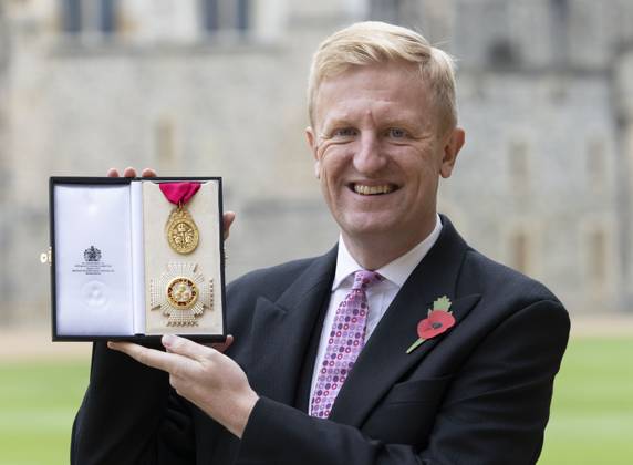 Investiture at Windsor Castle Image Licensed to i-Images Picture Agency. 06 11 2024. Windsor , United Kingdom. Sir Oliver Dowden with his Knighthood after an Investiture at Windsor Castle, United Kingdom., Credit:Stephen Lock i-Images Avalon United Kingdom, London, Windsor  Copyright: xStephenxLockx xi-Imagesx xAvalonx 0931110920