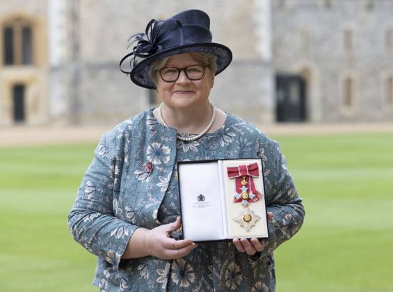 Investiture at Windsor Castle Image Licensed to i-Images Picture Agency. 06 11 2024. Windsor , United Kingdom. Dame Therese Coffey with her dame hood after an Investiture at Windsor Castle, United Kingdom., Credit:Stephen Lock i-Images Avalon United Kingdom, London, Windsor  Copyright: xStephenxLockx xi-Imagesx xAvalonx 0931110968
