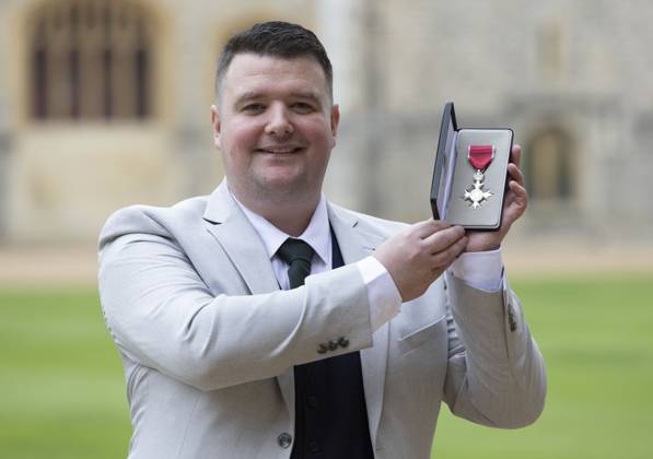 Investiture at Windsor Castle Image Licensed to i-Images Picture Agency. 06 11 2024. Windsor , United Kingdom. Martin Mac Gabhann with his MBE after an Investiture at Windsor Castle, United Kingdom., Credit:Stephen Lock i-Images Avalon United Kingdom, London, Windsor  Copyright: xStephenxLockx xi-Imagesx xAvalonx 0931111067