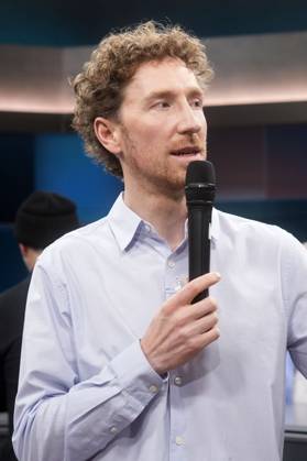 Louis Klamroth in der ARD-Talkshow hart aber fair im Studio Adlershof. Berlin, 11.11.2024