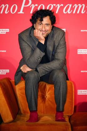 Serkan Kaya bei der 34. Verleihung der Kinoprogrammpreise NRW der Film- und Medienstiftung NRW in der olkenburg. Köln, 13.11.2024