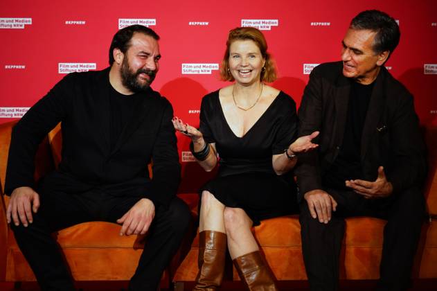 Sahin Eryilmaz, Annette Frier und Johannes Wünsche bei der 34. Verleihung der Kinoprogrammpreise NRW der Film- und Medienstiftung NRW in der olkenburg. Köln, 13.11.2024