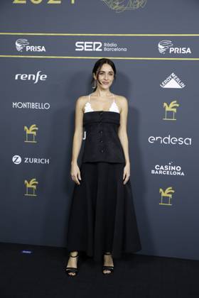 Photocall prior to the gala of the Ondas Awards 2024 Actress Macarena García during the photocall prior to the gala of the Ondas Awards at the Liceu, on November 14, 2024, in Barcelona, Catalonia Spain The Ondas Awards, created in 1945, are awarded annually by the Promotora de Informaciones S A Grupo PRISA through Radio Barcelona of Cadena SER, with the aim of rewarding the quality and popularity of productions, as well as professional careers in radio, television, music and radio advertising 14 NOVEMBER 2024 ONDAS AWARDS PHOTOCALL POSED FAMOSOSOS PREMIOS RADIO TELEVISIÓN Kike Rincó Barcelona Catalunya Catalunya Barcelona Catalunya Espana Copyright: xKikexRinconx 6341370