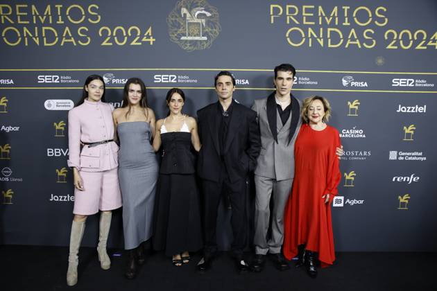Photocall prior to the gala of the Ondas Awards 2024 Part of the team of La Mesías during the photocall prior to the gala of the Ondas Awards at the Liceu, on November 14, 2024, in Barcelona, Catalonia Spain The Ondas Awards, created in 1945, are awarded annually by the Promotora de Informaciones S A Grupo PRISA through Radio Barcelona of Cadena SER, with the aim of rewarding the quality and popularity of productions, as well as professional careers in radio, television, music and radio advertising 14 NOVEMBER 2024 ONDAS AWARDS PHOTOCALL POSED FAMOSOSOS PREMIOS RADIO TELEVISIÓN Kike Rincó Barcelona Catalunya Catalunya Barcelona Catalunya Espana Copyright: xKikexRinconx 6341404