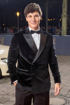 Leipzig - 30. Goldene Henne Preisverleihung in der Messe Leipzig 15.11.2024 Leipzig, Messe Im Foto: Wincent Weiss, Sänger Am Freitagabend findet die Verleihung Goldene Henne 2024, gemeinsam veranstaltet von SuperIllu und MDR-Fernsehen, wieder in Leipzig statt. Deutschlands größter Publikumspreis wird dieses Jahr zum 30. Mal vergeben. Dazu eingeladen sind zahlreiche regionale, nationale und internationale Stars. Die Preisverleihung findet in der Messe Leipzig statt. Leipzig Messe Leipzig Sachsen Deutschland Copyright: xEHLxMedia ChrisxLässigx 20241115_goldene-henne-cl-1_9