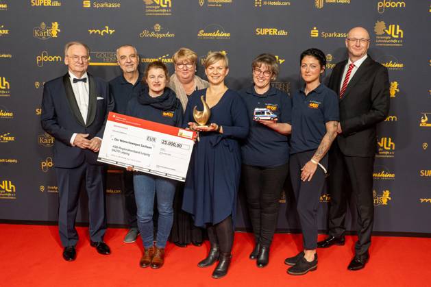 Leipzig - 30. Goldene Henne Preisverleihung in der Messe Leipzig 15.11.2024 Leipzig, Messe Im Foto: Am Freitagabend findet die Verleihung Goldene Henne 2024, gemeinsam veranstaltet von SuperIllu und MDR-Fernsehen, wieder in Leipzig statt. Deutschlands größter Publikumspreis wird dieses Jahr zum 30. Mal vergeben. Dazu eingeladen sind zahlreiche regionale, nationale und internationale Stars. Die Preisverleihung findet in der Messe Leipzig statt. Leipzig Messe Leipzig Sachsen Deutschland Copyright: xEHLxMedia ChrisxLässigx 20241115_goldene-henne-abs-charity_1