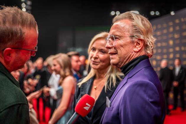 30. Verleihung der Goldenen Henne in Leipzig. Der MDR (Mitteldeutsche Rundfunk) produziert in Zusammenarbeit mit Super Illu den größten Publikumspreis in Ostddeutschland. Hier der TV Moderator Wolfgang Lippert Goldene Henne 2024