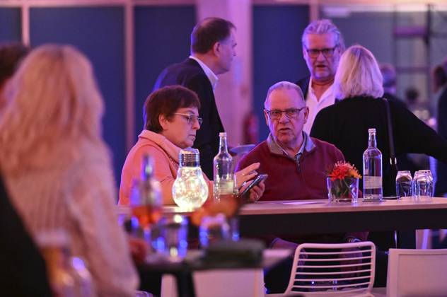 RECORD DATE NOT STATED Verleihung des 2. Wirtschaftspreises der Stadt Mülheim an der Ruhr ** NUR FÜR REDAKTIONELLE ZWECKE ** EDITORIAL USE ONLY **<p>Gäste bei der Verleihung des 2. Mülheimer Wirtschaftspreises am Freitag, 15.11.2024 in der Luftschiffhalle. D NRW Duisburg Copyright: OliverxMueller