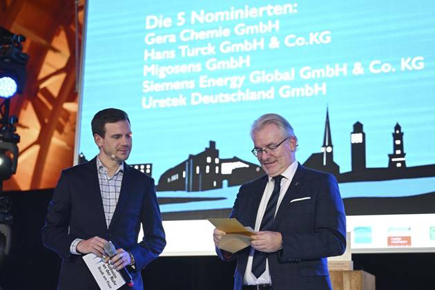 RECORD DATE NOT STATED Verleihung des 2. Wirtschaftspreises der Stadt Mülheim an der Ruhr ** NUR FÜR REDAKTIONELLE ZWECKE ** EDITORIAL USE ONLY **<p>OB Marc Buchholz verkündet den Gewinner am 15.11.2024. Foto Oliver Müller FFS< p> D NRW Duisburg Copyright: OliverxMueller