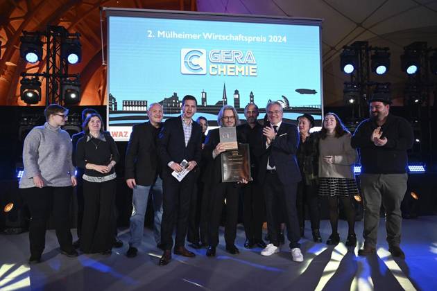 RECORD DATE NOT STATED Verleihung des 2. Wirtschaftspreises der Stadt Mülheim an der Ruhr ** NUR FÜR REDAKTIONELLE ZWECKE ** EDITORIAL USE ONLY **<p>Gewinner des Mülheimer Wirtschaftspreises Gera Chemie am Freitag, 15.11.2024. D NRW Duisburg Copyright: OliverxMueller