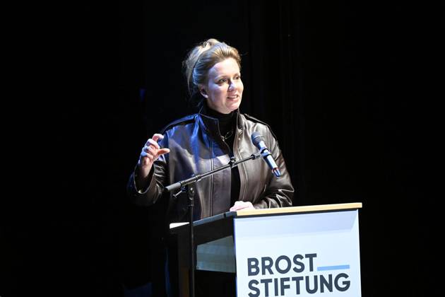 Brost-Ruhr Preis 2024 Verleihung im Bochumer Schauspielhaus ** NUR FÜR REDAKTIONELLE ZWECKE ** EDITORIAL USE ONLY **<p>Brost-Ruhr Preis 2024 , Verleihung am 18.11.2024 im Bochumer Schauspielhaus. Im Foto: Ina Brandes Deutschland NRW Bochum Copyright: AndreasxBuck