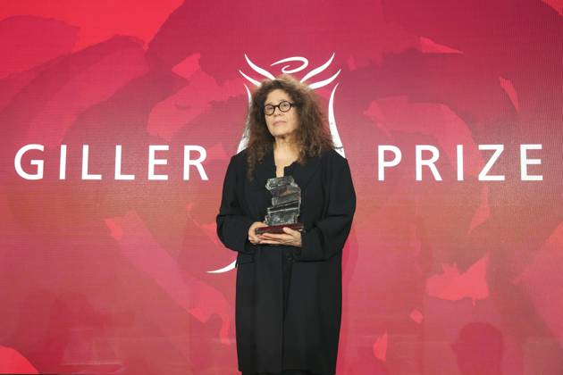 November 18, 2024, Toronto, On, CAN: Anne Michaels accepts the Giller Prize for her book Held at a ceremony in Toronto, Monday, Nov. 18, 2024. Toronto CAN  - ZUMAc35_ 20241118_zaf_c35_168 Copyright: xChrisxYoungx