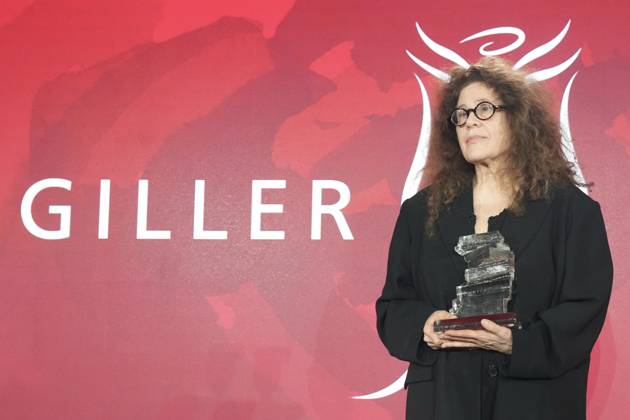 November 18, 2024, Toronto, On, CAN: Anne Michaels accepts the Giller Prize for her book Held at a ceremony in Toronto, Monday, Nov. 18, 2024. Toronto CAN  - ZUMAc35_ 20241118_zaf_c35_179 Copyright: xChrisxYoungx