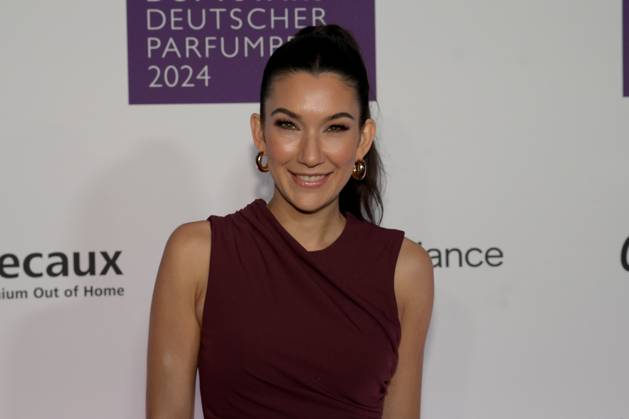 Deutscher Parfumpreis Duftstars am 21.11.2024 in der Rheinterrasse in Düsseldorf Die Verleihung des Deutschen Parfumpreises Duftstars findet am 21.11.2024 in der Rheinterrasse in Düsseldorf statt. Neda Peemüller ( Moderatorin )