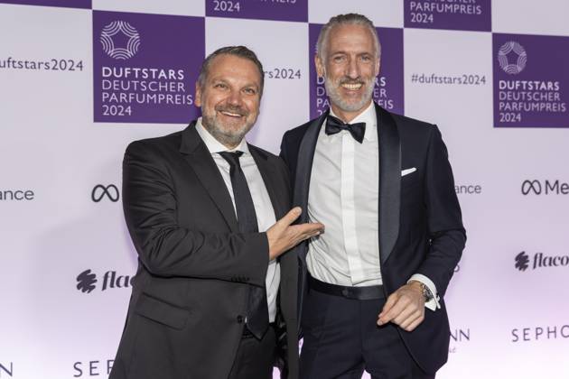 vl: Udo Heuser, CEO Nobilis Group Fragrance Foundation mit Andreas Fuhlisch, Geschäftsführer VKE Kosmetikverband Fragrance Foundation. DUFTSTARS 2024 - Deutscher Parfumpreis Verleihung des deutschen Parfumpreises DUFTSTARS durch die Fragrance Foundation am 21.11.2023, Rheinterrassen, Duesseldorf.