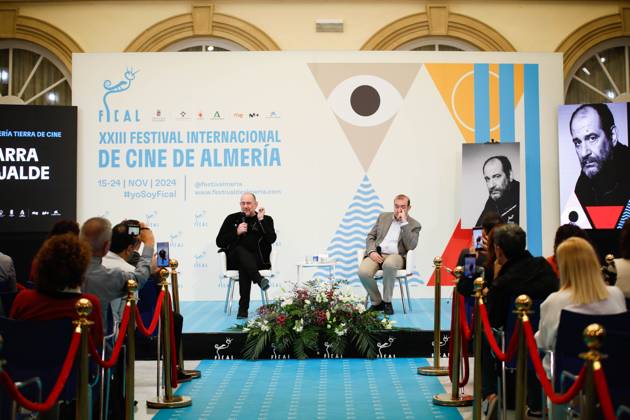 Actor Karra Elejalde unveils the Star in his honor on the Paseo de la Fama in Almería Actor Karra Elejalde gives a press conference after receiving the tribute award Almería, tierra de cine, on November 23rd, 2024 in Almería Andalucía, Spain The Almeria International Film Festival FICAL has awarded the Almería, tierra de cine award to actor Karra Elejalde, who will have his star on the Paseo de la Fama in front of the citys Cervantes Theater 23 NOVEMBER 2024 Marian Leó Almeria Almeria Almeria Spain  Copyright: xMarianxLeonx 6361246