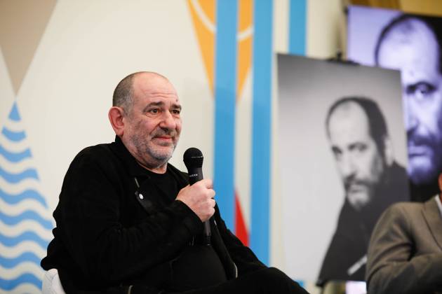 News Bilder des Tages Actor Karra Elejalde unveils the Star in his honor on the Paseo de la Fama in Almería Actor Karra Elejalde gives a press conference after receiving the tribute award Almería, tierra de cine, on November 23rd, 2024 in Almería Andalucía, Spain The Almeria International Film Festival FICAL has awarded the Almería, tierra de cine award to actor Karra Elejalde, who will have his star on the Paseo de la Fama in front of the citys Cervantes Theater 23 NOVEMBER 2024 Marian Leó Almeria Almeria Almeria Spain  Copyright: xMarianxLeonx 6361248