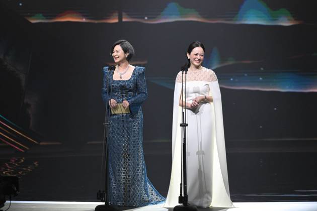 61st Taiwan Film Golden Horse Awards TAIPEI, CHINA - NOVEMBER 24, 2024 - Actors receive trophies at the 61st Taiwan Film Golden Horse Awards in Taipei, Taiwan province, China, Nov 24, 2024. Taipei Taiwan China  Copyright: xCFOTOx i1732415795364