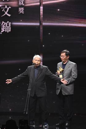 61st Taiwan Film Golden Horse Awards TAIPEI, CHINA - NOVEMBER 24, 2024 - Actors receive trophies at the 61st Taiwan Film Golden Horse Awards in Taipei, Taiwan province, China, Nov 24, 2024. Taipei Taiwan China  Copyright: xCFOTOx i1732415664143
