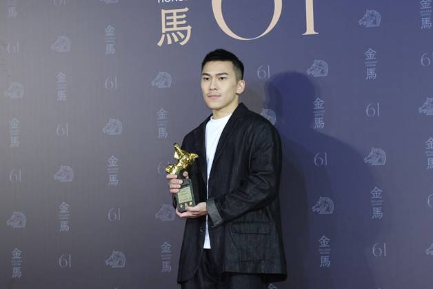 61st Taiwan Film Golden Horse Awards TAIPEI, CHINA - NOVEMBER 24, 2024 - Actors receive trophies at the 61st Taiwan Film Golden Horse Awards in Taipei, Taiwan province, China, Nov 24, 2024. Taipei Taiwan China  Copyright: xCFOTOx i1732415592037