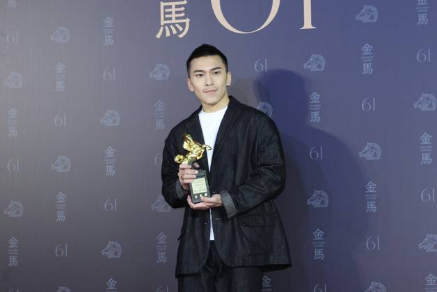 61st Taiwan Film Golden Horse Awards TAIPEI, CHINA - NOVEMBER 24, 2024 - Actors receive trophies at the 61st Taiwan Film Golden Horse Awards in Taipei, Taiwan province, China, Nov 24, 2024. Taipei Taiwan China  Copyright: xCFOTOx i1732415592318