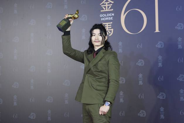 61st Taiwan Film Golden Horse Awards TAIPEI, CHINA - NOVEMBER 24, 2024 - Actors receive trophies at the 61st Taiwan Film Golden Horse Awards in Taipei, Taiwan province, China, Nov 24, 2024. Taipei Taiwan China  Copyright: xCFOTOx i1732415592755