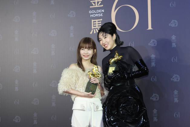 61st Taiwan Film Golden Horse Awards TAIPEI, CHINA - NOVEMBER 24, 2024 - Actors receive trophies at the 61st Taiwan Film Golden Horse Awards in Taipei, Taiwan province, China, Nov 24, 2024. Taipei Taiwan China  Copyright: xCFOTOx i1732415630403