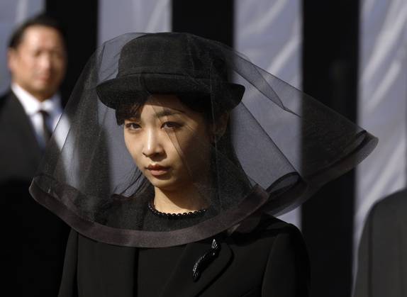 Bilder des Jahres 2024, Entertainment 11 November Entertainment Bilder des Tages November 26, 2024, Tokyo, Tokyo, Japan: Japan s Princess Kako walks after attending a funeral service for Princess Mikasa at Toshimagaoka cemetery in Tokyo, Japan, 26 November 2024. On 15 November 2024, Princess Mikasa, the oldest member of the imperial family, died at the age of 101. Tokyo Japan - ZUMAz114 20241126_zih_z114_018 Copyright: xPOOLx