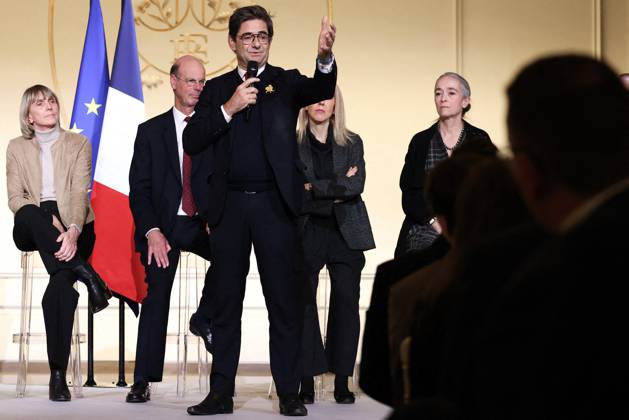 Macron Presides Over Young Talented Entrepreneur Award Ceremony - Paris Nicolas Dufourcq attends the award ceremony for young talented entrepreneurs from immigration suburbs in France at the Elysee Palace in Paris, France on November 27, 2024. Photo by Stephane Lemouton Pool ABACAPRESS.COM Paris France  Copyright: xLemoutonxStephane Pool ABACAx