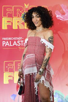 Entertainment Themen der Woche KW48 Bilder des Jahres 2024, Entertainment 11 November Jouana Samia bei der Premiere der Young Show Frida & Frida im Friedrichstadt-Palast. Berlin, 27.11.2024