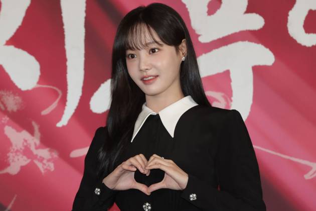 S. Korean actress Yeon Woo S. Korean actress Yeon Woo South Korean actress Yeon Woo, who stars in the local cable channel JTBC s new drama The Tale of Lady Ok, poses for a photo during a publicity event in Seoul on Nov. 28, 2024. The first episode of the drama will be aired on Nov. 30. (Yonhap) 2024-11-28 18:47:03 < 1980-2024 YONHAPNEWS AGENCY. .> ¼¿ïƯº°½Ã EDITORIAL USE ONLY Copyright: xx PYH2024112821370034400 YonhapxNewsx yonphotos236173