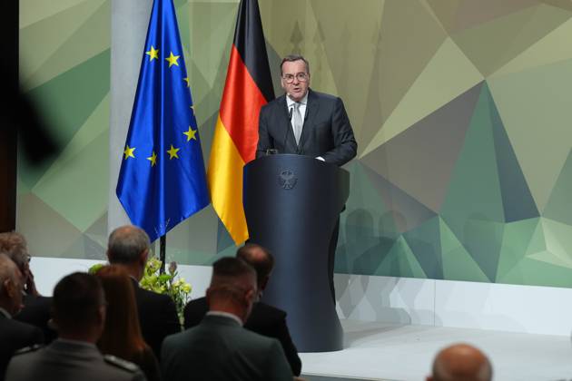 Verleihung des Preises Bundeswehr und Gesellschaft 2024 Verteidigungsminister Boris Pistorius bei seiner Rede bei der Verleihung des Preises Bundeswehr und Gesellschaft 2024 im Paul Loebe Haus, Berlin, 28.11.2024 Berlin Berlin Deutschland