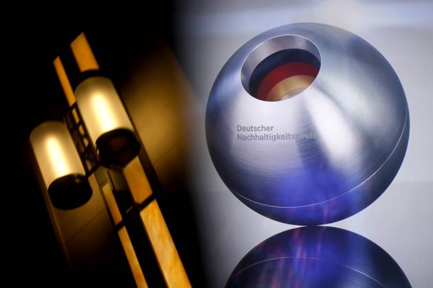Das Logo des Deutschen Nachhaltigkeitspreis 2024 bei der Verleihung des Deutschen Nachhaltigkeitspreis im Maritim Hotel Düsseldorf. (Themenbild, Symbolbild) Düsseldorf, 28.11.2024 NRW Deutschland Copyright: xChristophxHardtx