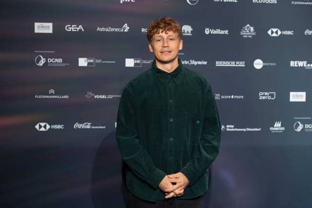 Tim BENDZKO, Saenger, Musiker, Verleihung Deutscher Nachhaltigkeitspreis in Duesseldorf am 29.11.2024.