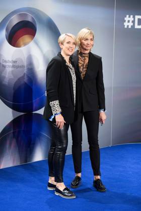 v.l. Christina OBERGFOELL, Obergföll, ehem Speerwerferin, Heike DRECHSLER, ehem. Leichtathletin, Verleihung Deutscher Nachhaltigkeitspreis in Duesseldorf am 29.11.2024.