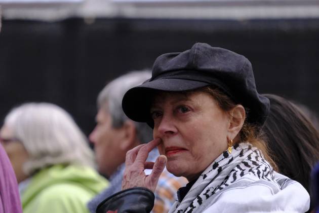 Bilder des Jahres 2024, Entertainment 11 November Entertainment Bilder des Tages NEW YORK, NEW YORK - NOVEMBER 29th 2024: Susan Sarandon attends a Pro-Palestine protest to demand a ceasefire in the Hamas-Israeli war during Black Friday on November 29th 2024 Copyright: xKatiexGodowskix xMediaPunchx